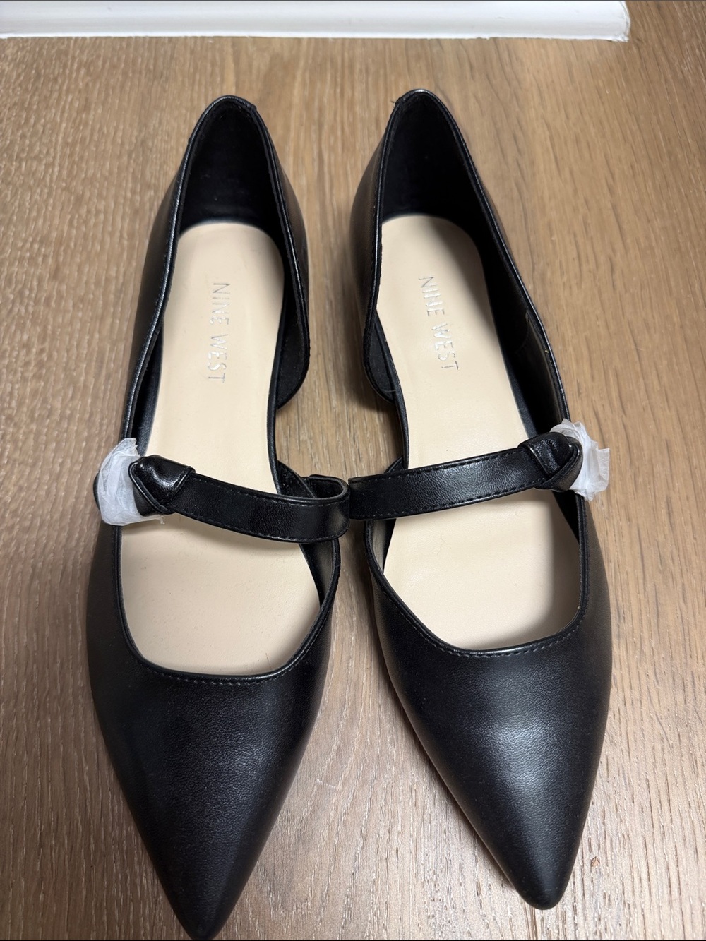 Nine West Black Pointed Mary Jane Flats with Strap 7.5 new
